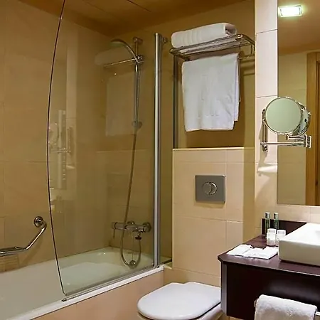 فندق Sercotel Codina سان سيباستيان