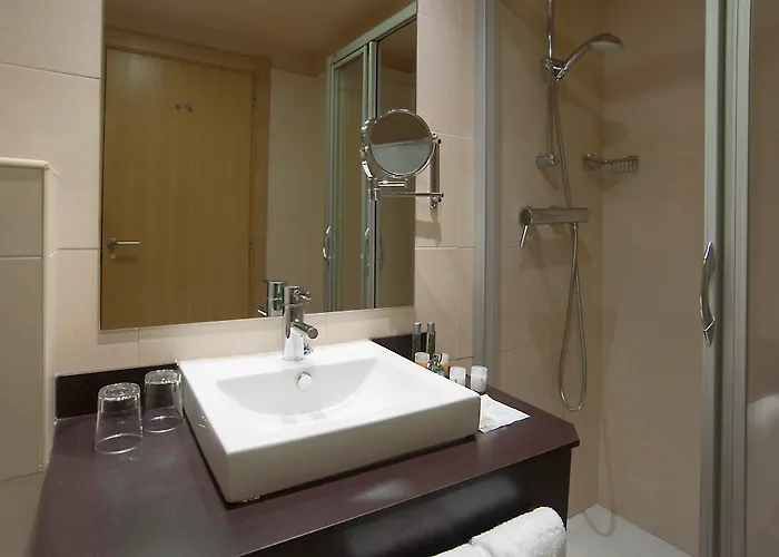 Отель Sercotel Codina Сан-Себастьян