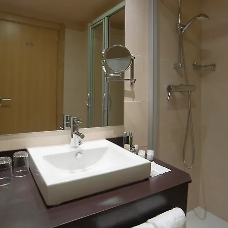 فندق Sercotel Codina سان سيباستيان