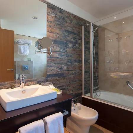 فندق Sercotel Codina 3*